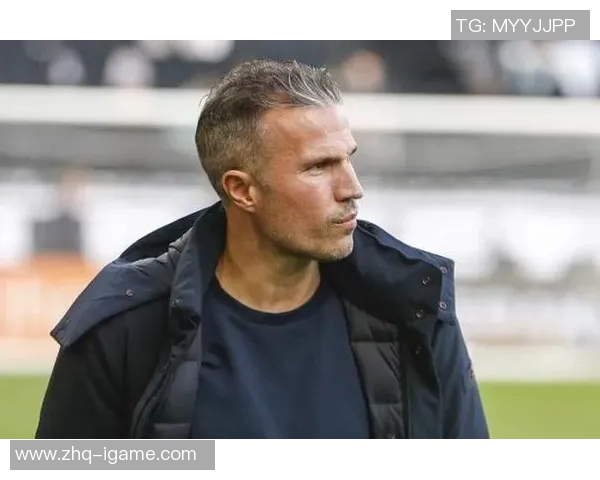 范佩西与梅西的巅峰对决谁能在足球历史上留下更深刻的印记 范佩西与梅西的巅峰对决谁能在足球历史上留下更深刻的印记